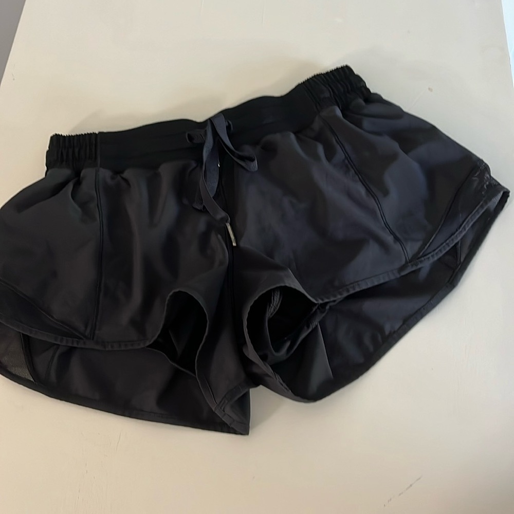 Lululemon Hotty Hot Black Zipper Pull Missing Sz 6